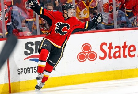 450x350-johnny_gaudreau_calgary_042615.jpg